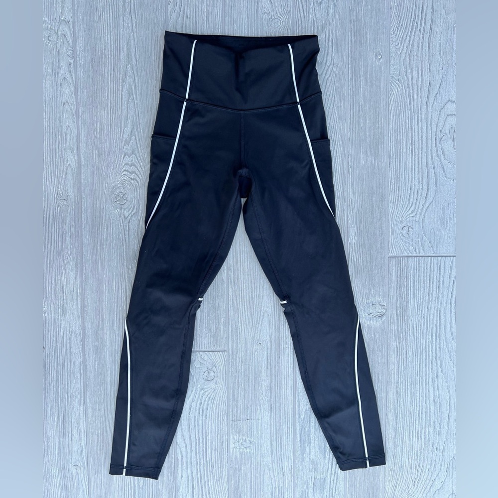 Athleta Tailwind Reflective 7/8 Leggings Black and White Size XXS